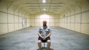 Youtuber κατασκεύασε ειδική αποθήκη για να σώσει τη συλλογή του από σπάνια PC αντικείμενα