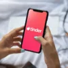 Η Tinder συμφωνεί να καταβάλει 60,5 εκατομμύρια δολάρια μετά από αγωγή για υπερχρέωση χρηστών βάσει ηλικίας