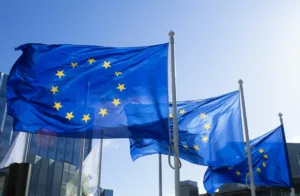 Η Ευρώπη θέλει να φτιάξει καλώδιο οπτικών ινών στον Βόρειο Πόλο λόγω Ερυθράς Θάλασσας και Ιράν