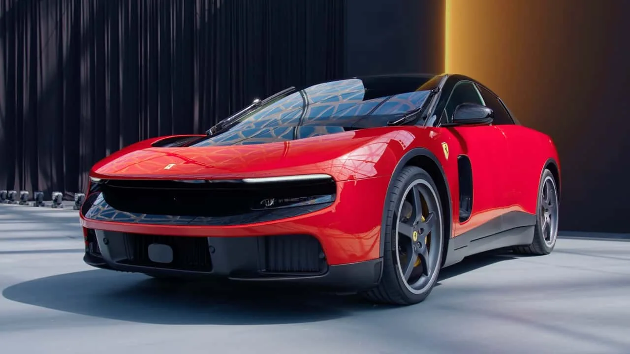 Η Ferrari αποκάλυψε το Luce, το πρώτο της ηλεκτρικό μοντέλο