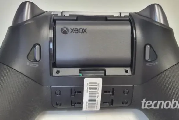 Διέρρευσαν εικόνες του Xbox Elite 3 με νέα κουμπιά και λειτουργία cloud