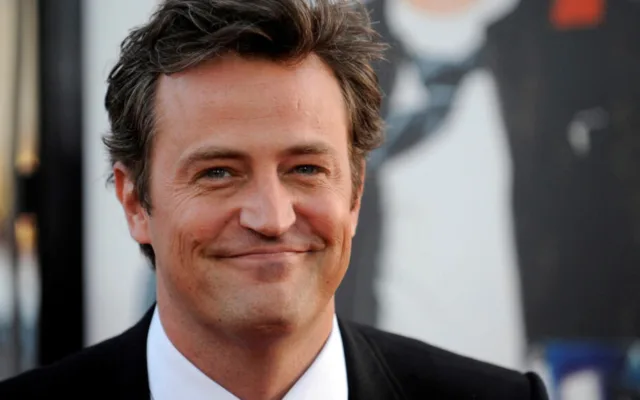 Το Netflix ετοιμάζει νέο ντοκιμαντέρ για τον Matthew Perry με αδημοσίευτο υλικό της οικογένειάς του