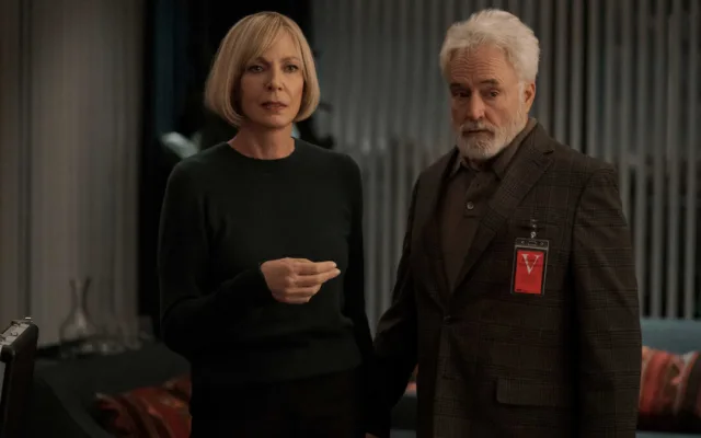 Η 4η σεζόν της Διπλωμάτισσας στο Netflix φέρνει ΗΠΑ και Βρετανία στα πρόθυρα σύγκρουσης